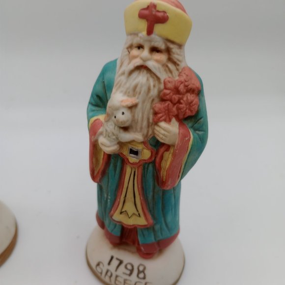 Santas From Around The World - Picture 9 of 9